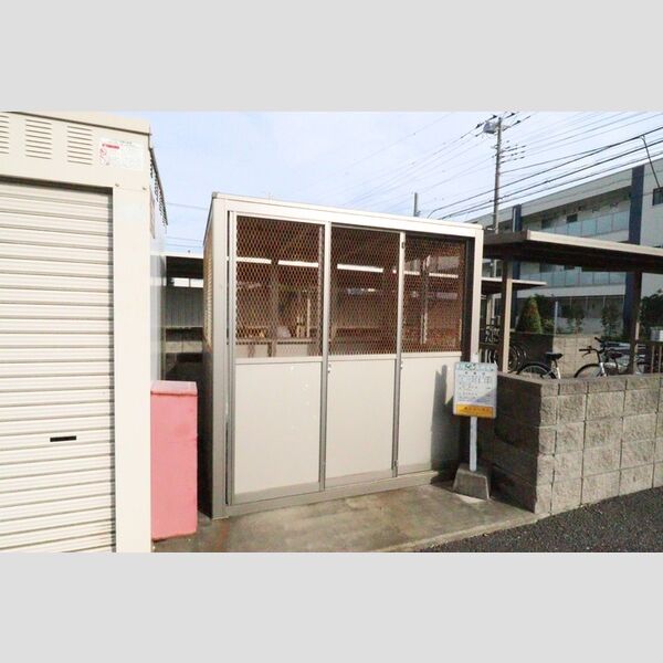 ベルウッド六番館 ゴミ置き場