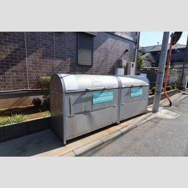 ピア　A・C棟C105号室 ゴミ箱