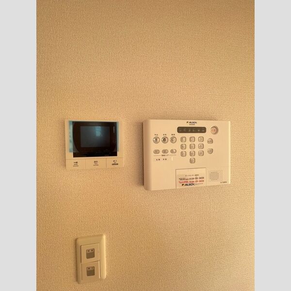 D Paina Takakura303号室 ALSOKホームセキュリティ/モニタ付インターホン