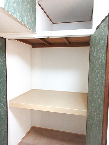 ライオンズマンション鶯谷第３ 納戸約3.0畳　押入