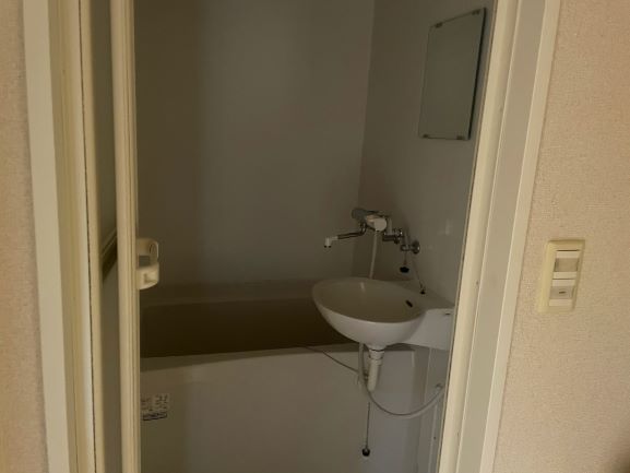 レオパレスバンビーノ花輪105号室 内観