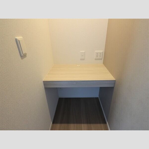 スカイ中央林間201号室 ワークスペース