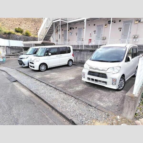 キャッスル202号室 駐車場