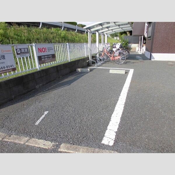 カネダイハウス3 駐車場