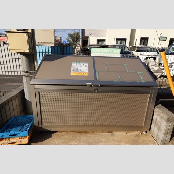 フェリーチェ緑が丘 入居者様専用ゴミストッカー