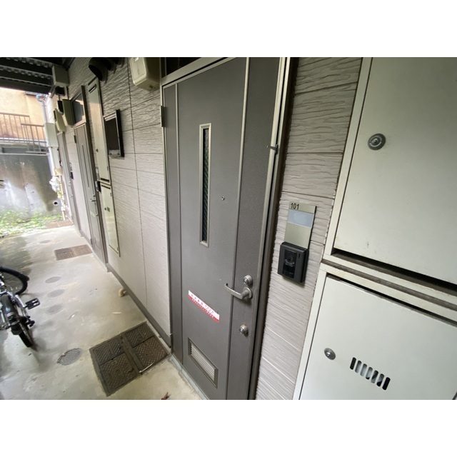 サニーヴェール横浜 玄関