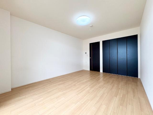 リバレイン202号室 洋室