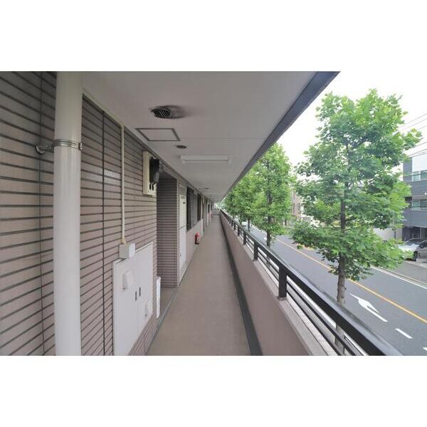 メゾンWAT201号室 エントランス