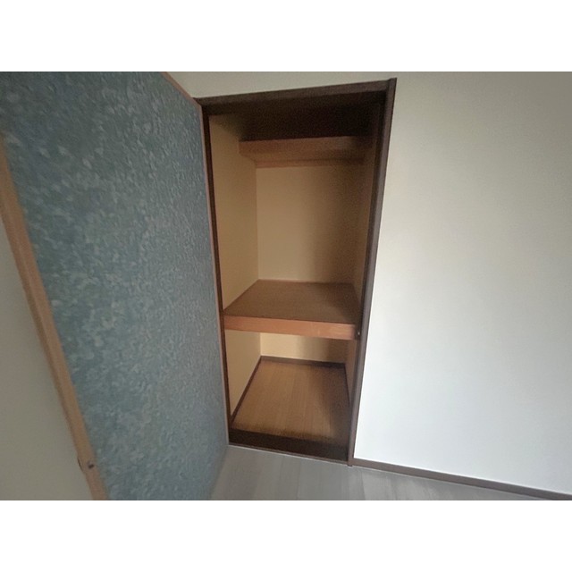 グランデュール瀬戸岡205号室 内観