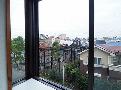 ライオンズマンション洗足池第２3階 和室　出窓からの眺望