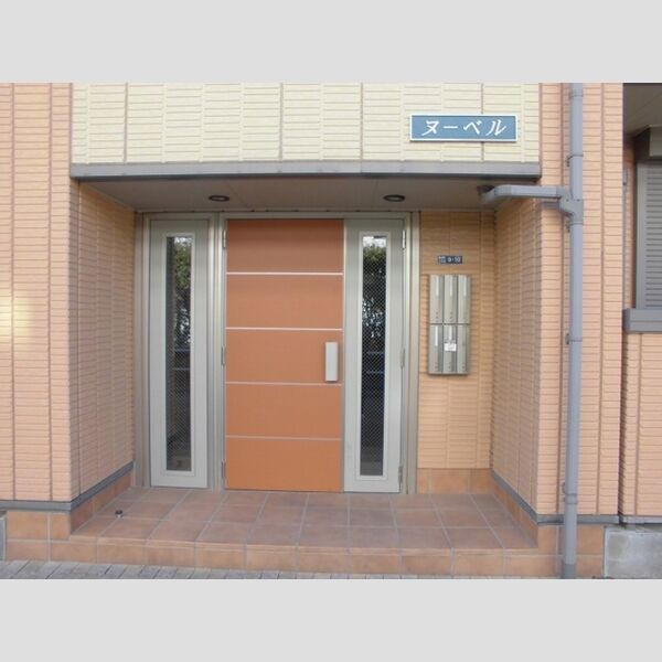 ヌーベル202号室 エントランス