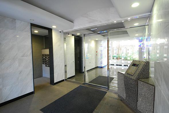 ヴィバーチェ仙川5階 エントランス