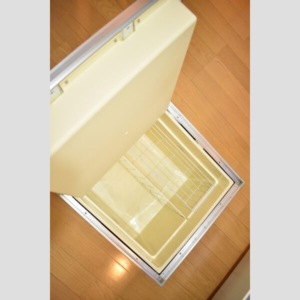 グレースメゾン101号室 床下収納