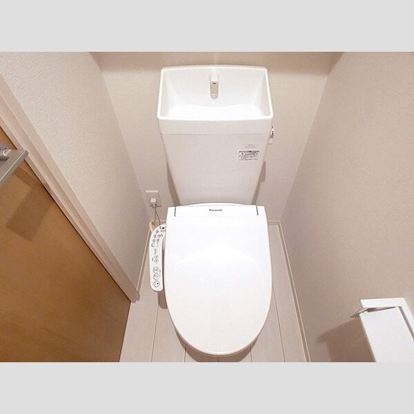 グレイスバレー永田東105号室 温水洗浄暖房便座付トイレ