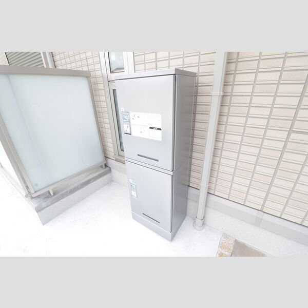 La Crece K102号室 宅配ボックス