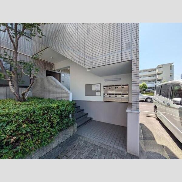 レジデンス新百合ヶ丘　B棟 エントランス