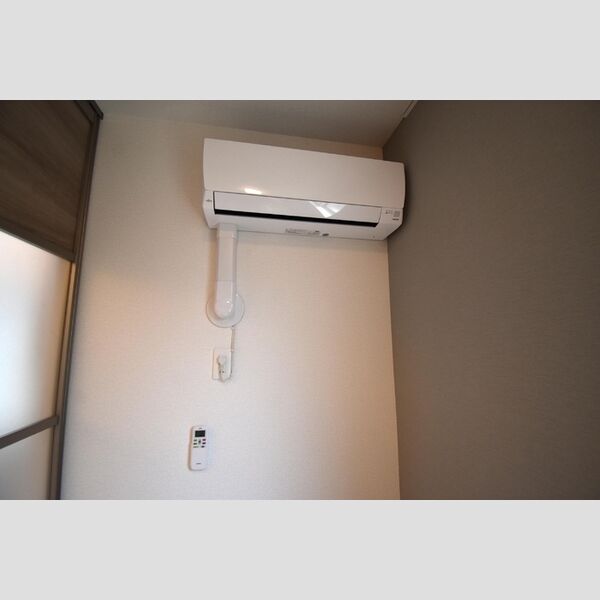 Dスクエア子安町 エアコン(洋室に設置済)