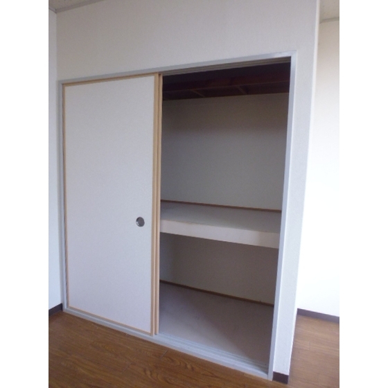 メゾンドールＳ3階 内観