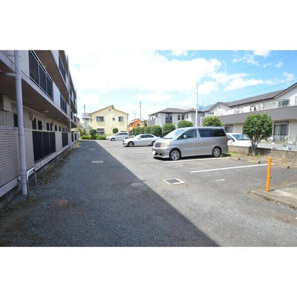 サンプレイス301号室 駐車場