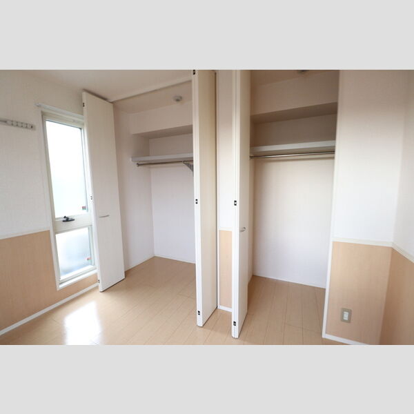 シャトレーウエスト明神106号室 収納