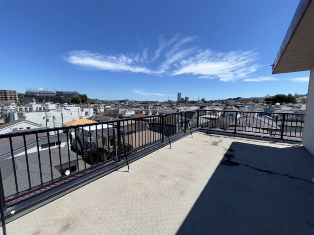 ローズコート白楽 駐車場