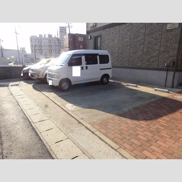 Exage202号室 駐車場
