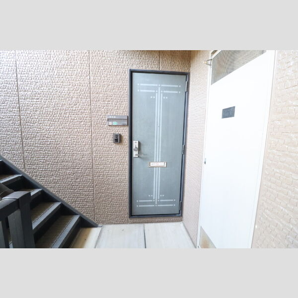 シャネルI&S206号室 玄関