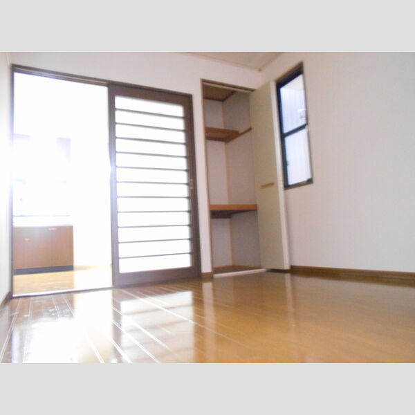 エスポワール海和101号室 洋室東