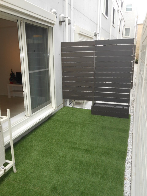 ル・エスト・フォンテーヌ0101号室 人口芝の広々テラス