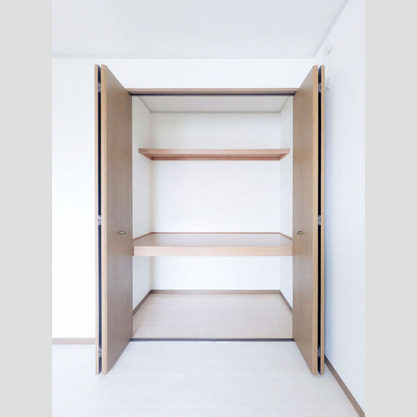 カロンアイリス201号室 物入