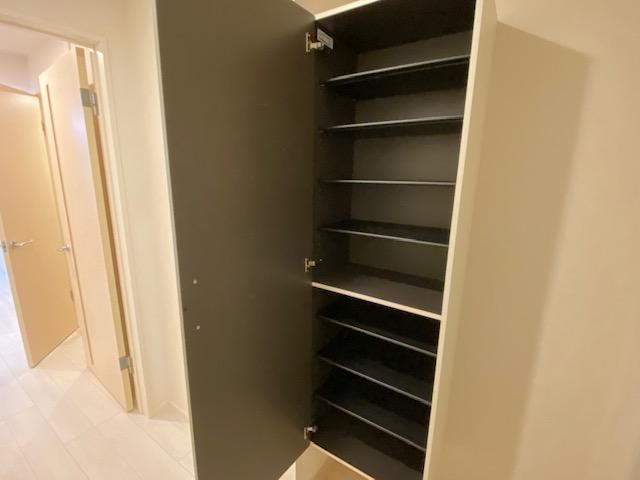 ｍａｕｖｅ　葵 下駄箱