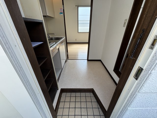 ルーブル喜多見0201号室 エントランス