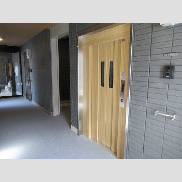 Buena Venir(ブエナ　ヴェニール)201号室 エレベーター