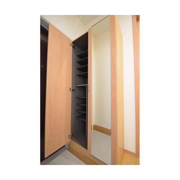 フォレストメゾン三河島 玄関