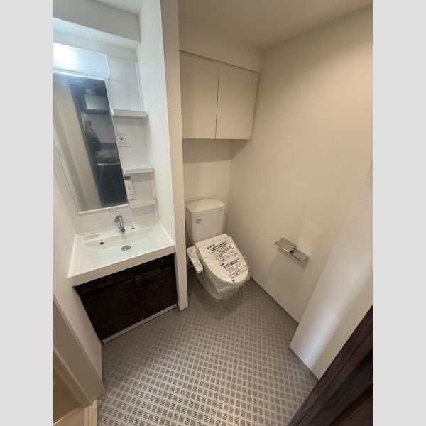 MAXIV横浜吉野町SOUTH301号室 リビング