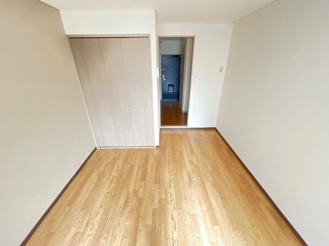 エルガーデン 洋室