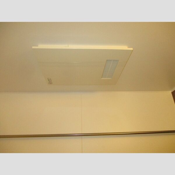 アルベラータ101号室 浴室換気乾燥機