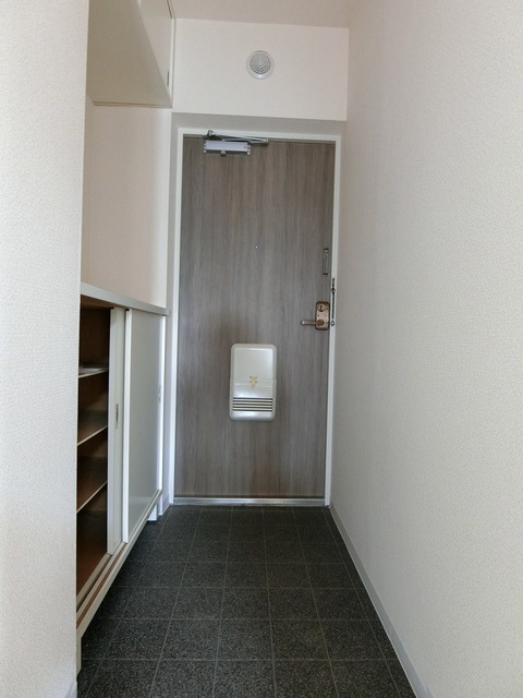 ファミーユ玉川上水0501号室 玄関