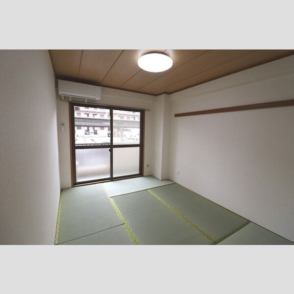 プレジール井山106号室 和室6帖