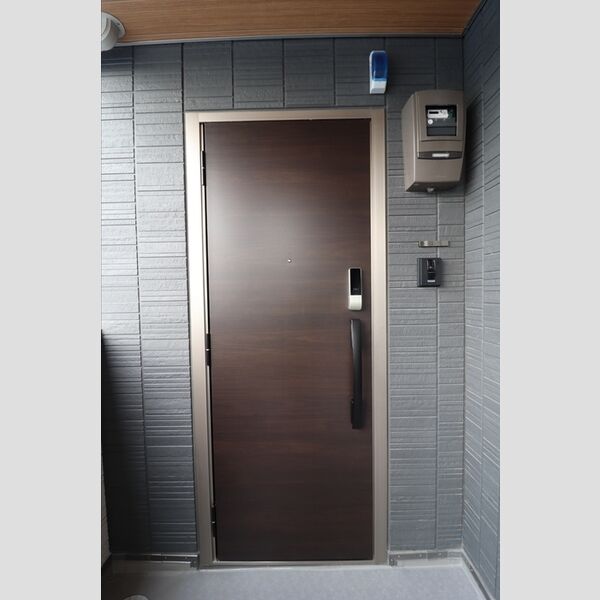 セレスティア白鳥302号室 玄関