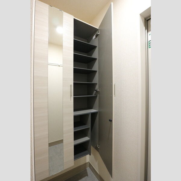 フライハイト201号室 シューズボックス