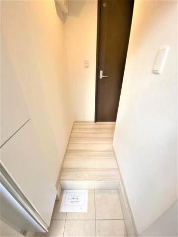 レガーレ千歳烏山2階 別部屋