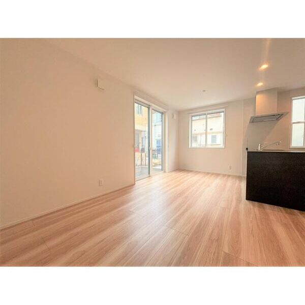 市川市香取1丁目戸建貸家 リビング