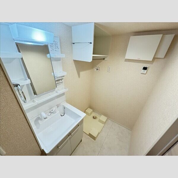 Maestro (マエストロ)302号室 独立洗面台・室内洗濯機置き場
