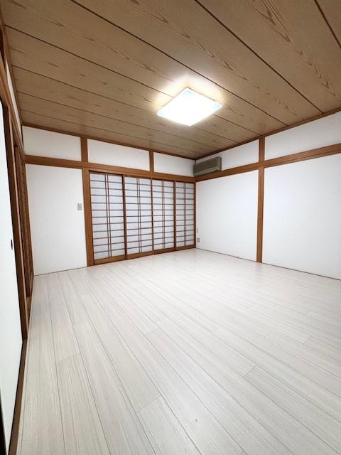 相模原　緑が丘　戸建 2F 8畳間