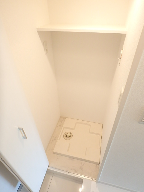 ガーラ・シティ王子 室内洗濯機置場/扉付