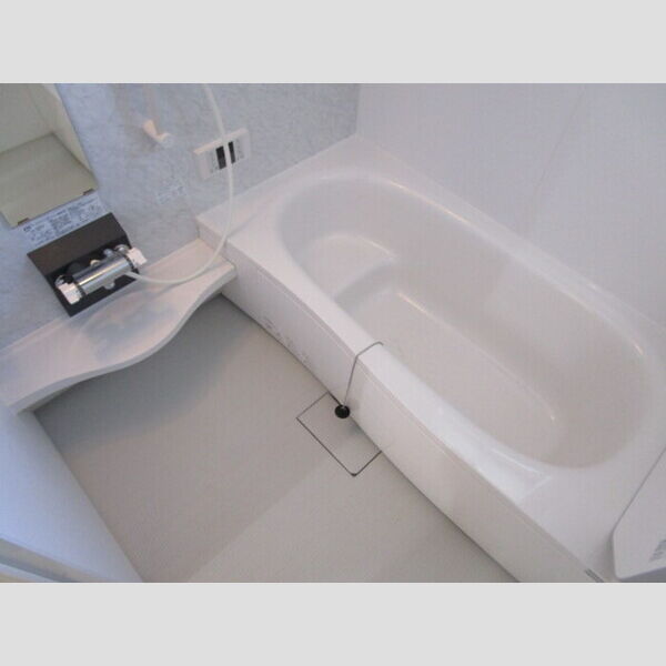 ジュメオス303号室 バス(浴室換気乾燥機付き)