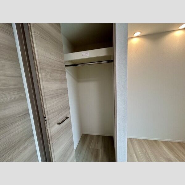 D-BRIGHT クローゼット