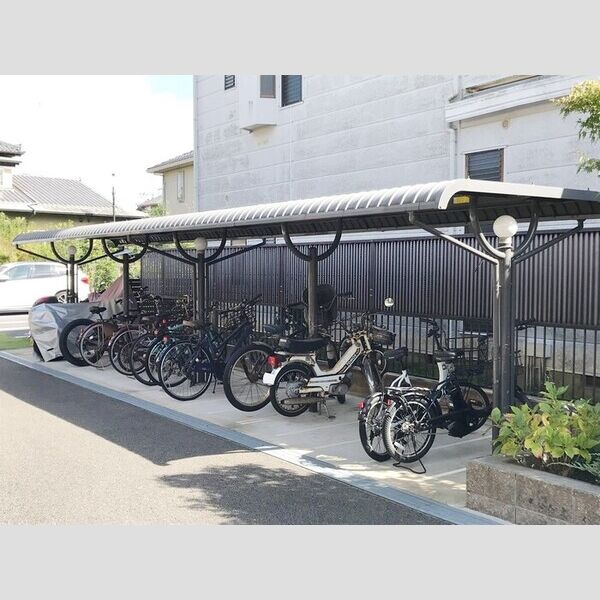 セジュール本覚寺 駐輪場