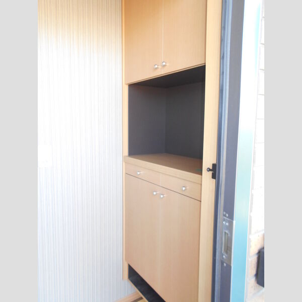 ヴェール・トワ　B 玄関